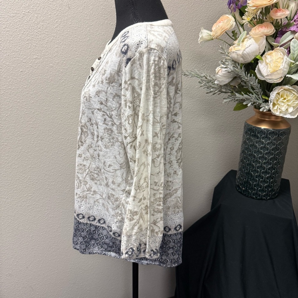 Lucky Brand 2X Boho Mixed Print Henley Top Cream Blue Lace Trim Lightweight - Picture 2 of 6